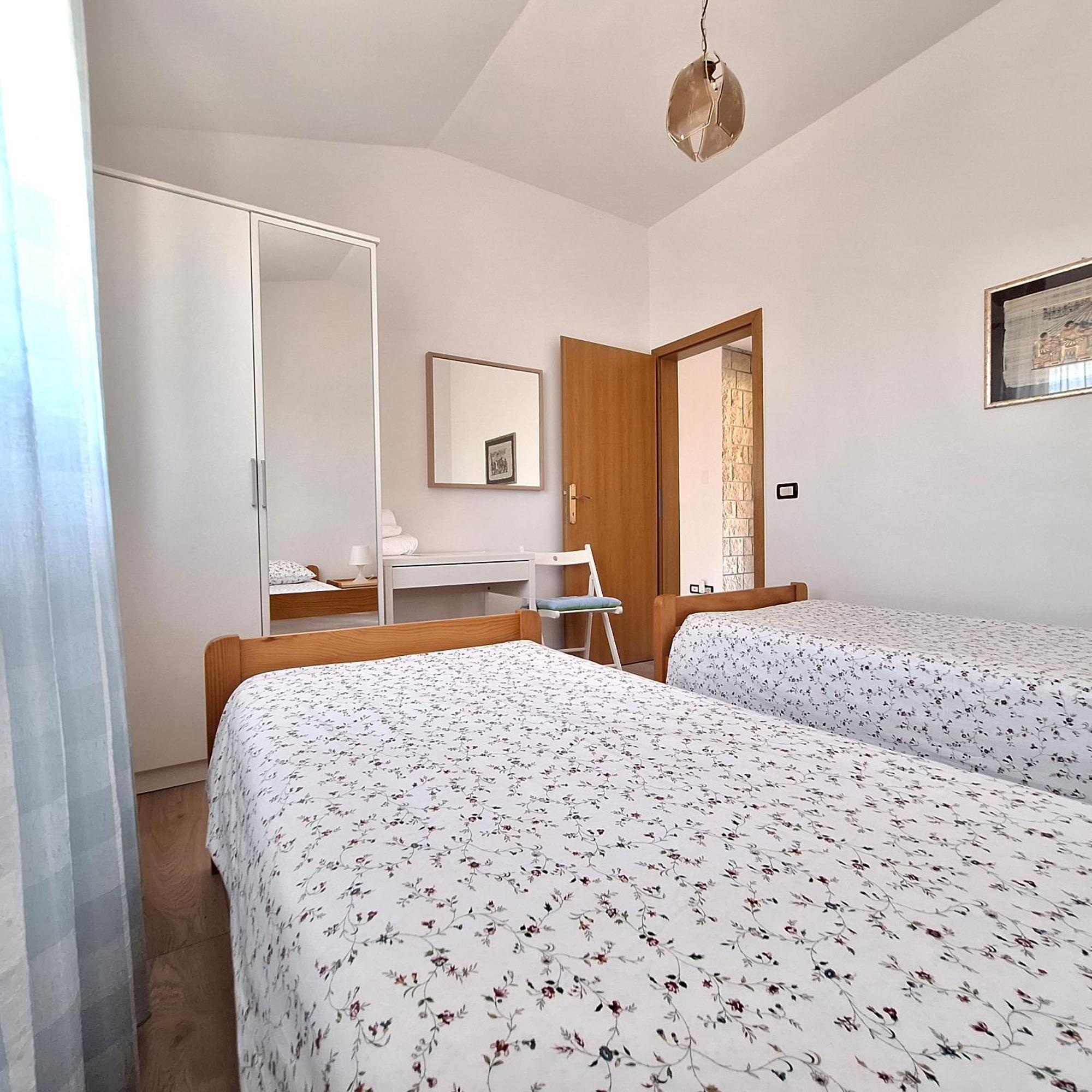 Apartment Mita Ґрожнян Екстер'єр фото