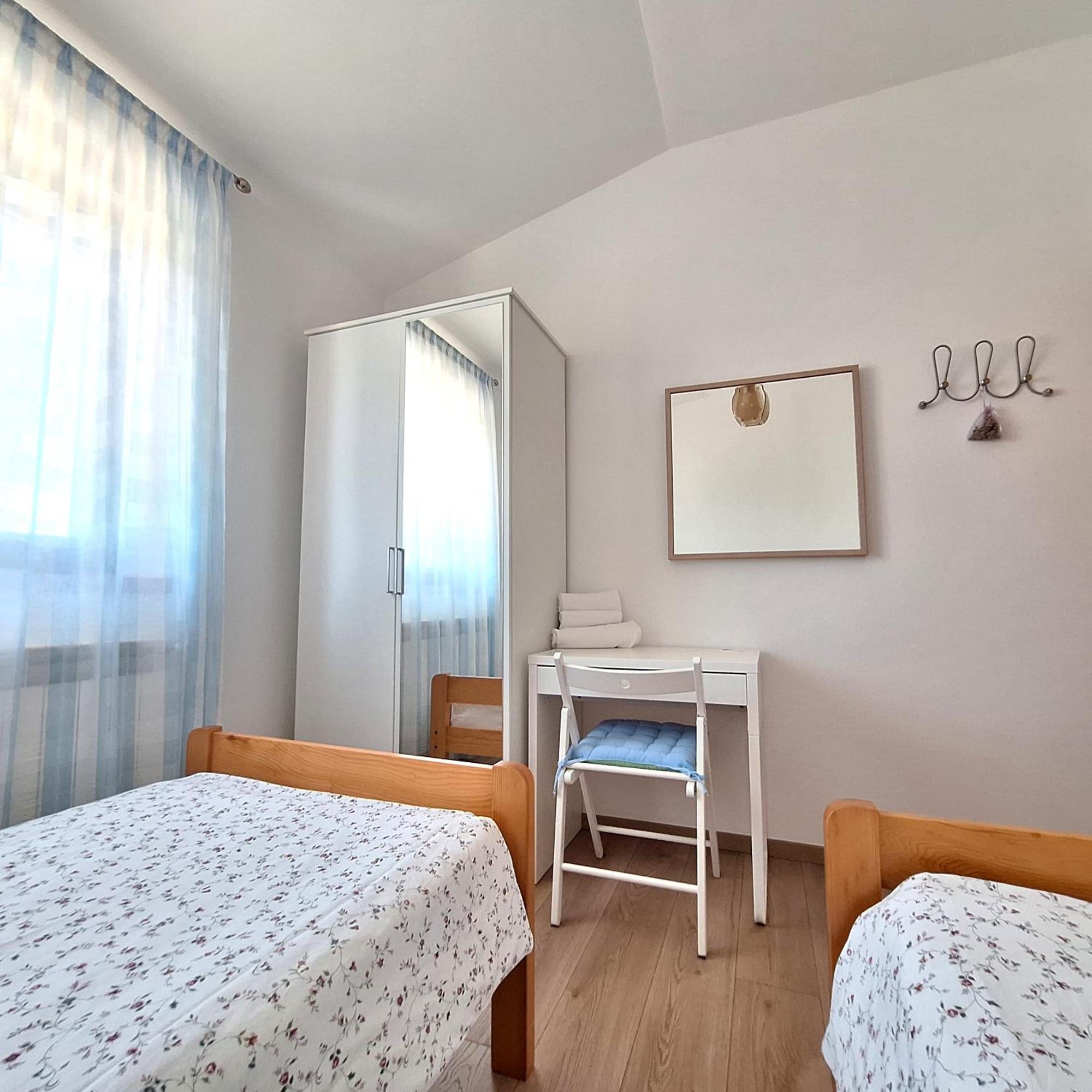 Apartment Mita Ґрожнян Екстер'єр фото